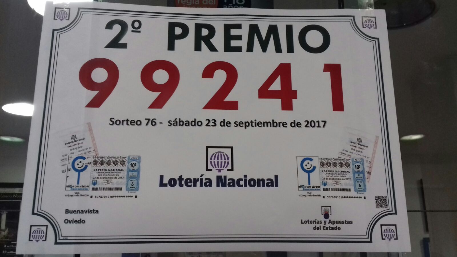 Número 99241 premiado con 120.000 euros de la lotería nacional. vendido por la Administración de lotería número 22 de Oviedo (Los patitos de Oviedo)